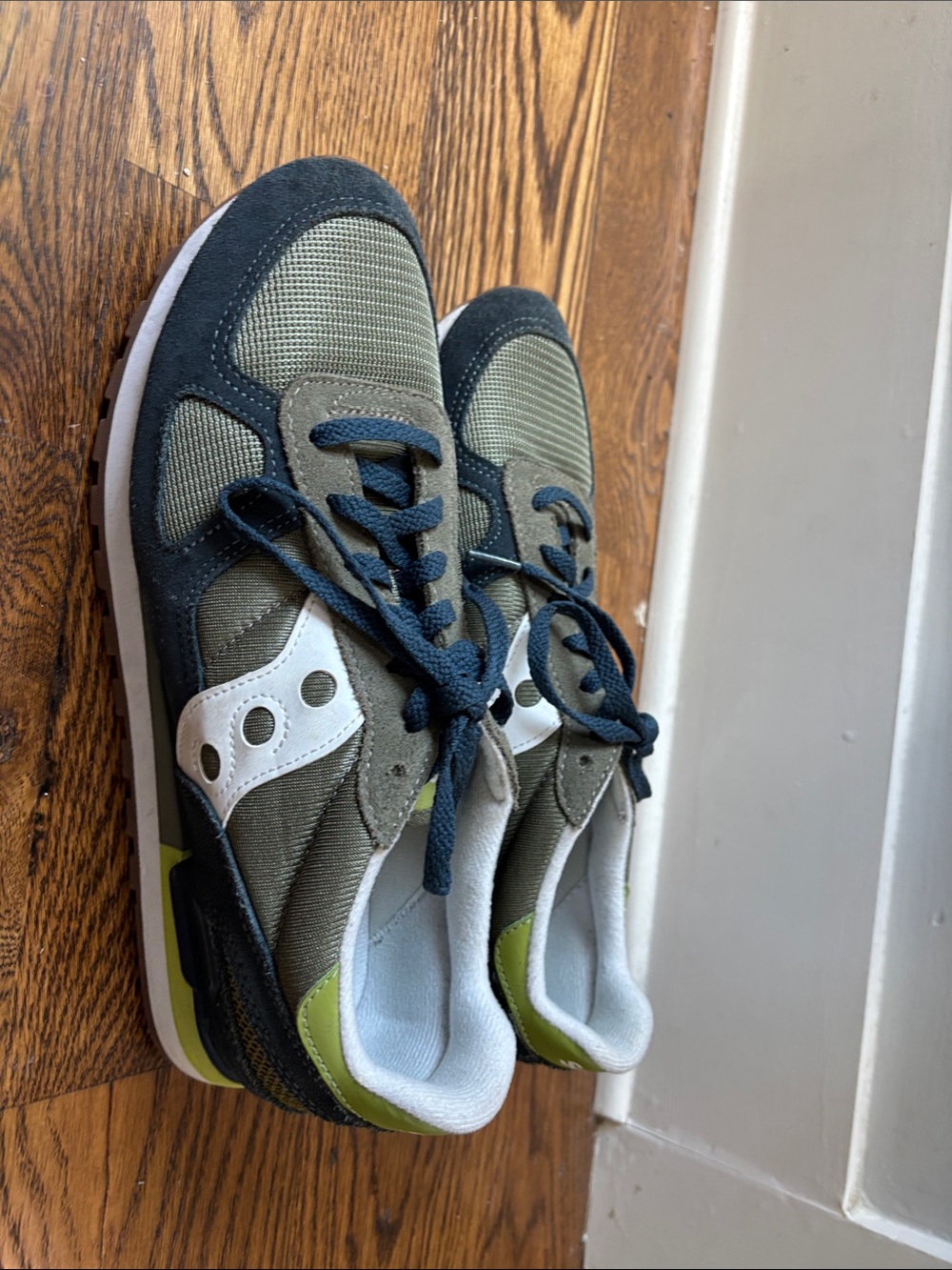 Saucony Men's Olive Green and Black Sneakers with Navy Laces - Picture 2 of 3